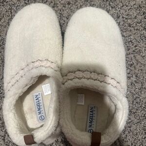 Beige slippers